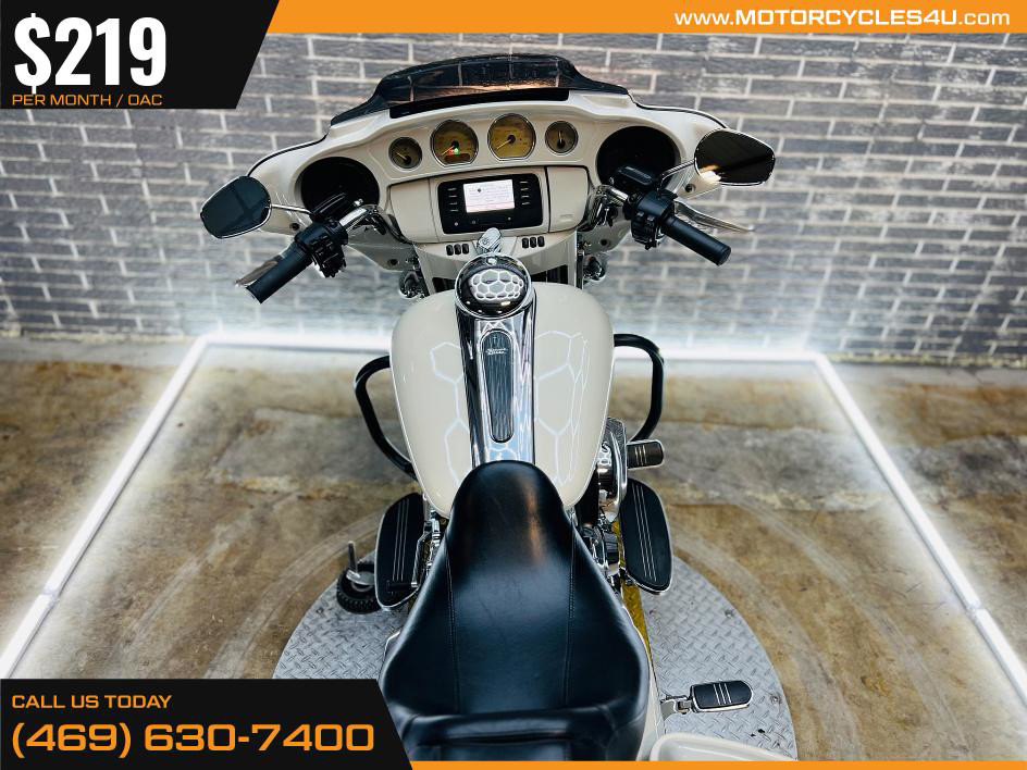 Street Glide®