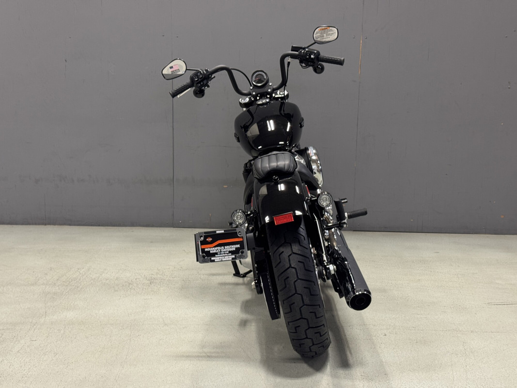Street Bob®