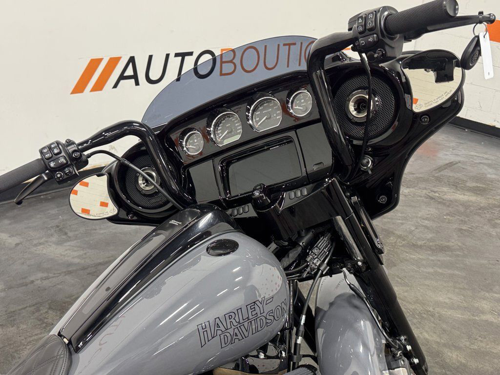Street Glide® ST