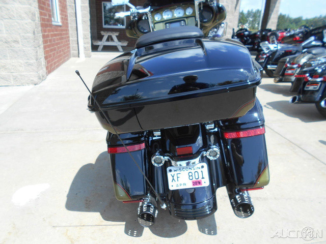 Street Glide®