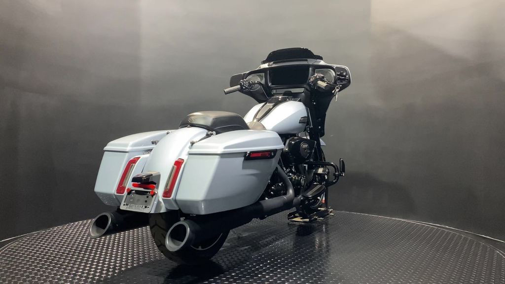 Street Glide®