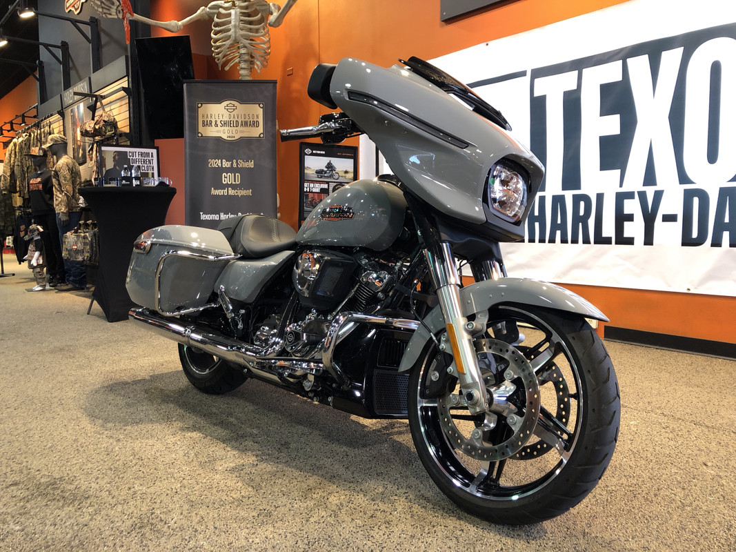 Street Glide®