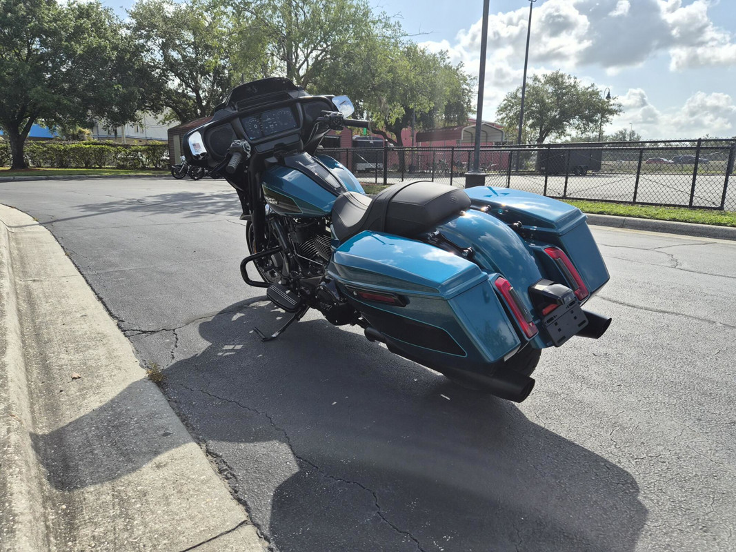 Street Glide®
