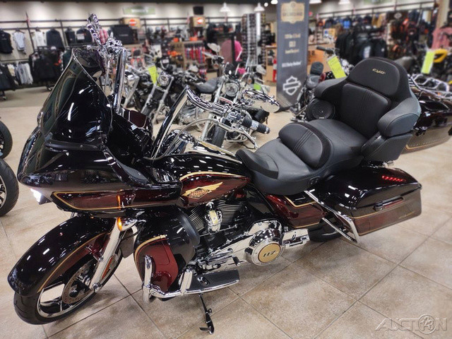 CVO® Road Glide® Limited Anniversary