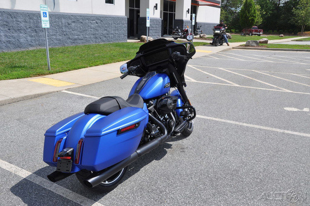 Street Glide®