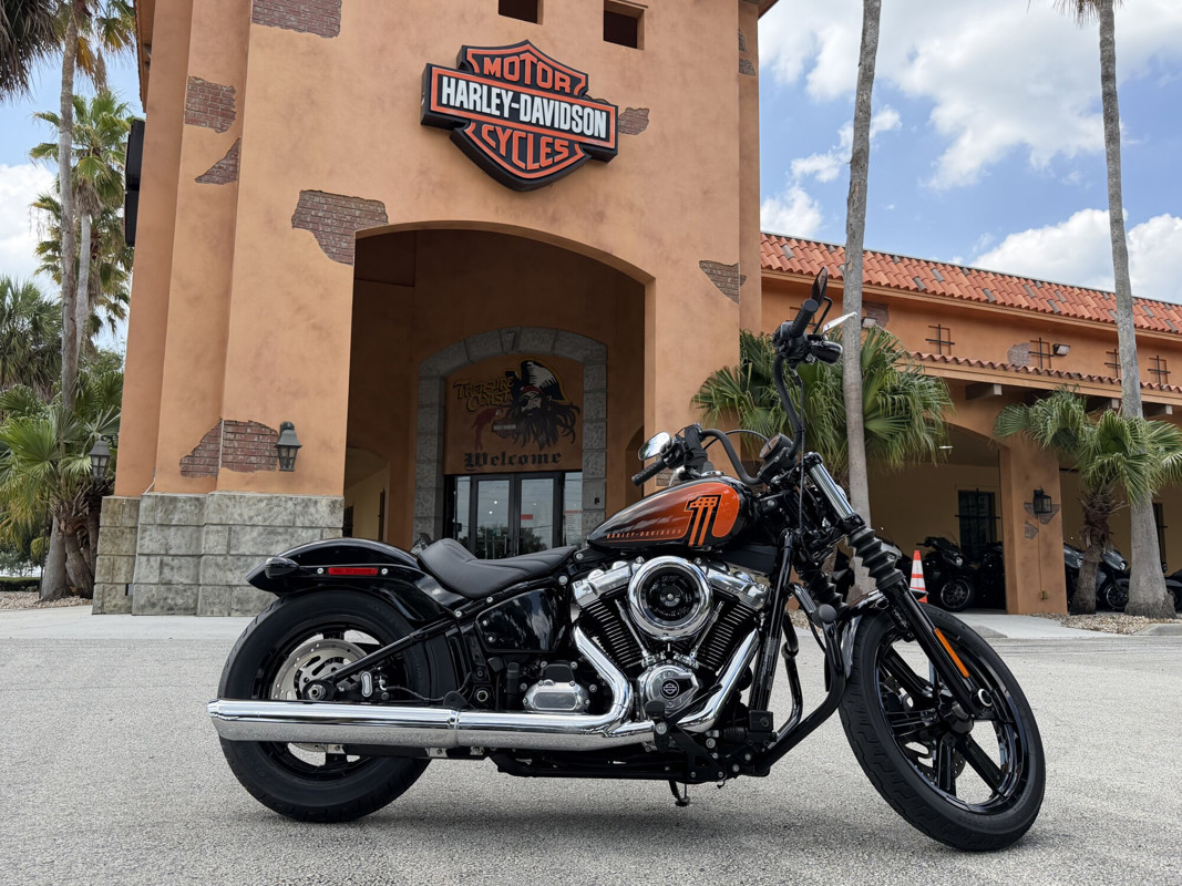 Street Bob®