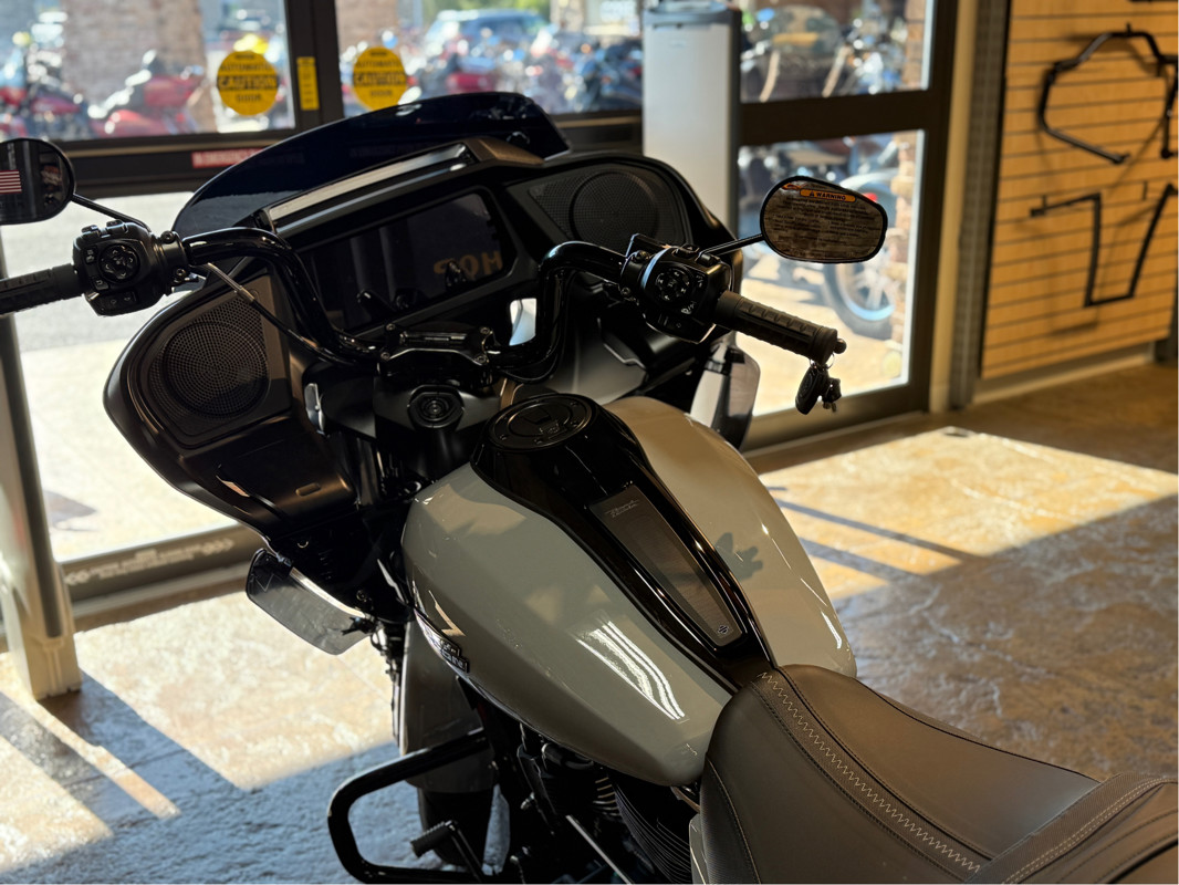 Road Glide®