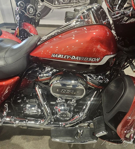 CVO® Tri Glide® Ultra