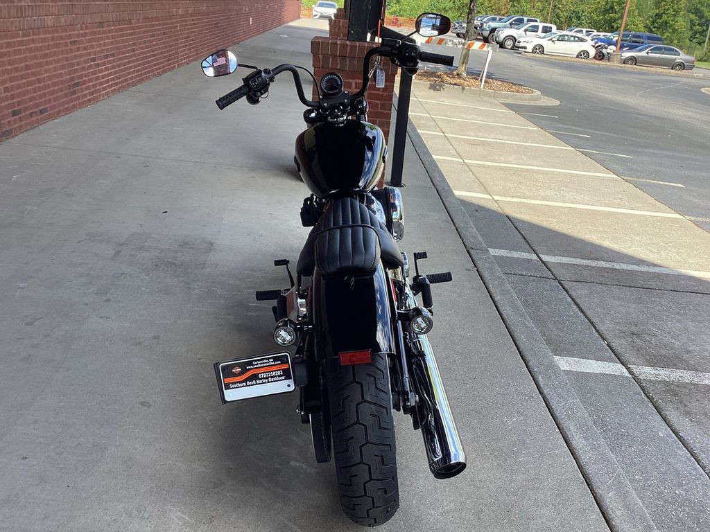 Street Bob®