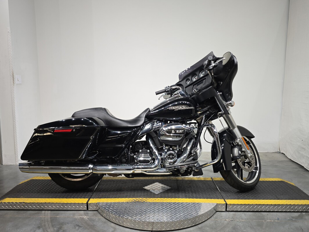 Street Glide®
