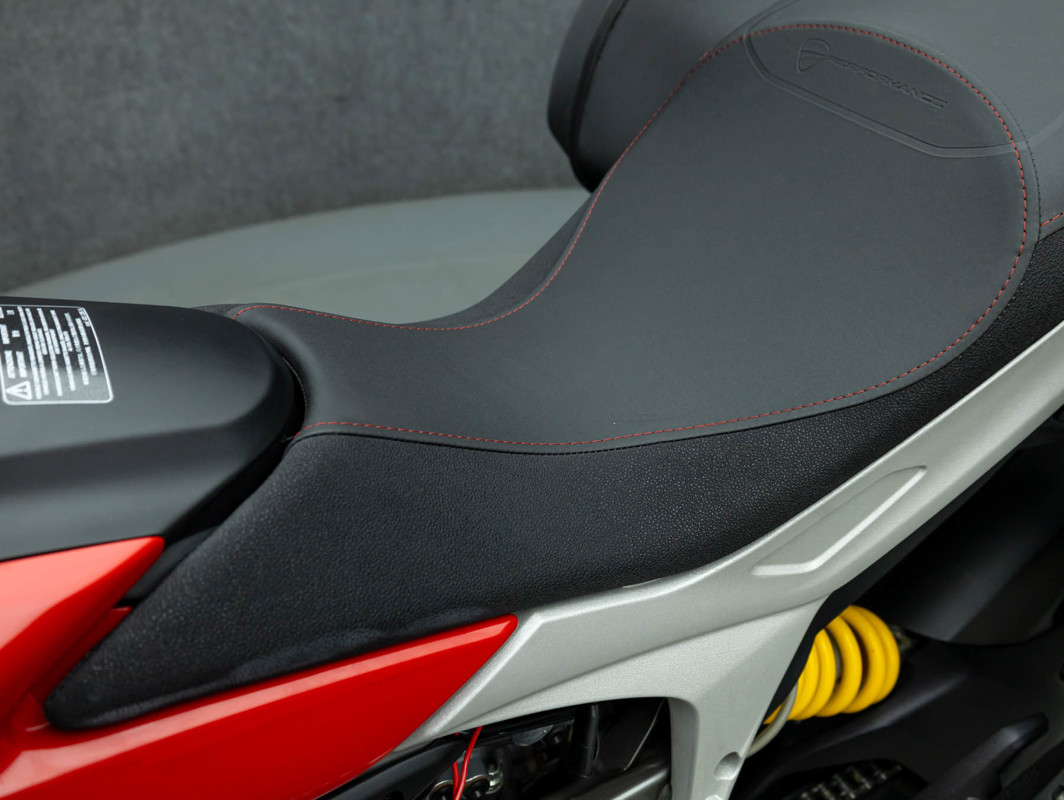Hyperstrada 939