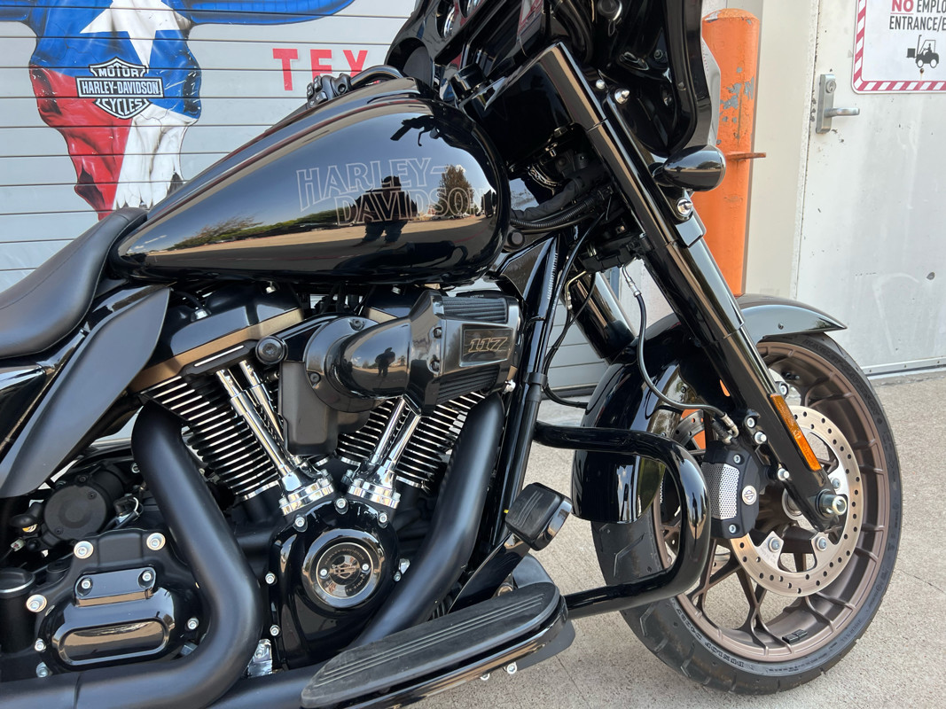 Street Glide® ST