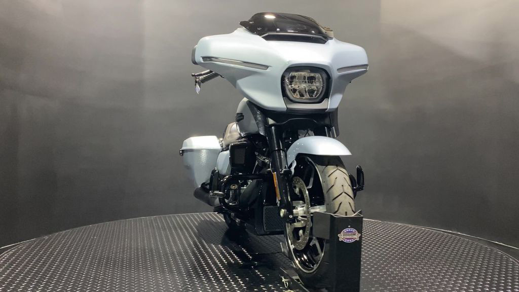 Street Glide®