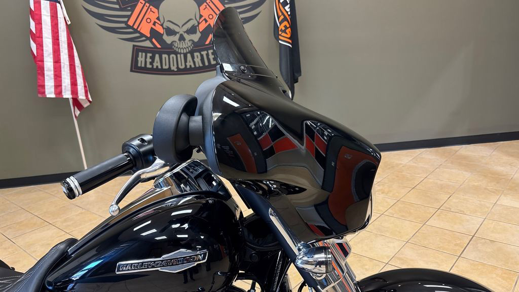Street Glide®