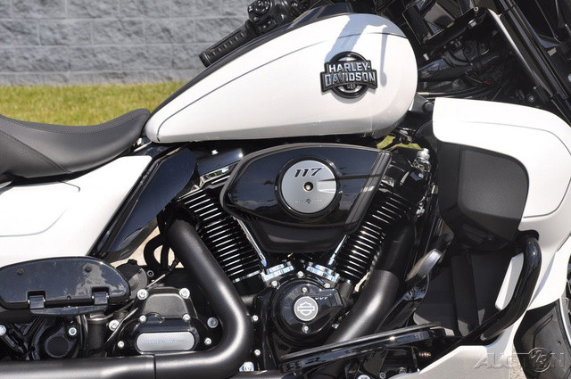 Street Glide® Limited