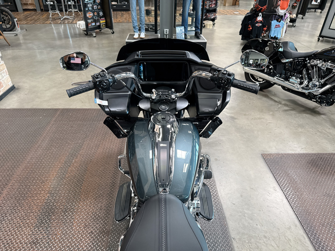 Road Glide®