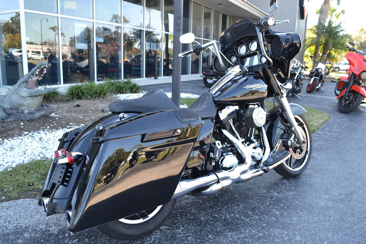 Street Glide®