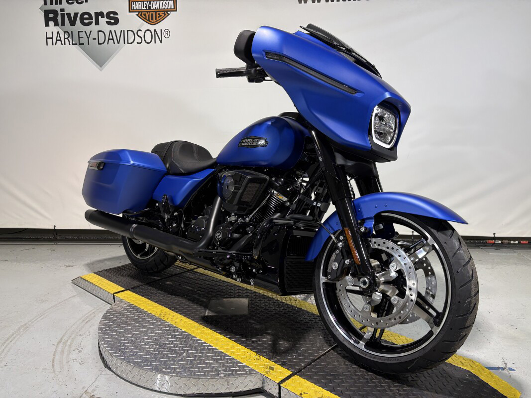 Street Glide®