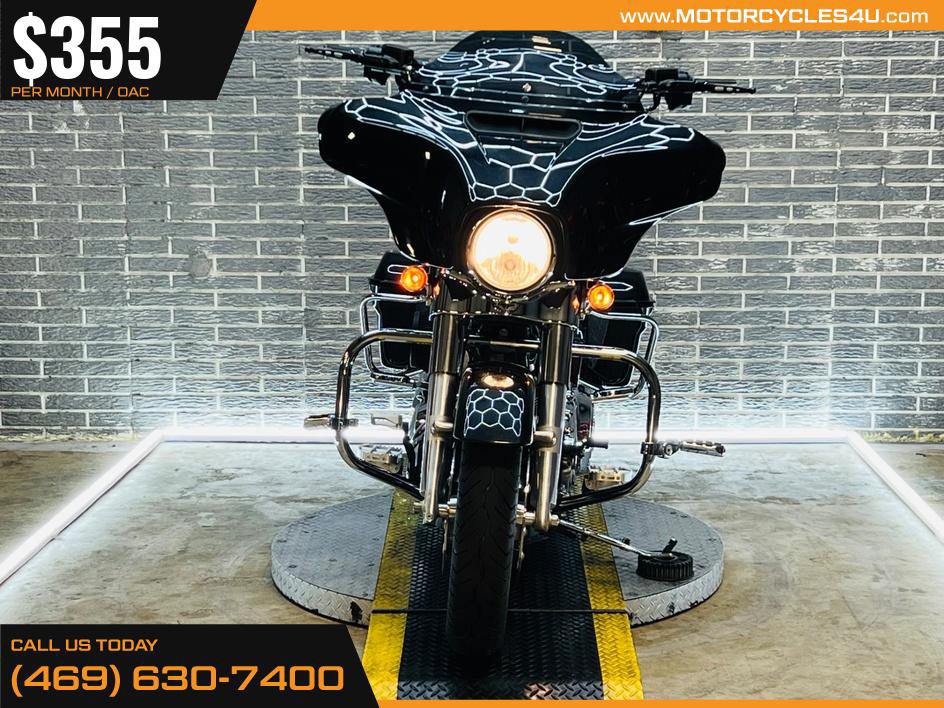 Street Glide®