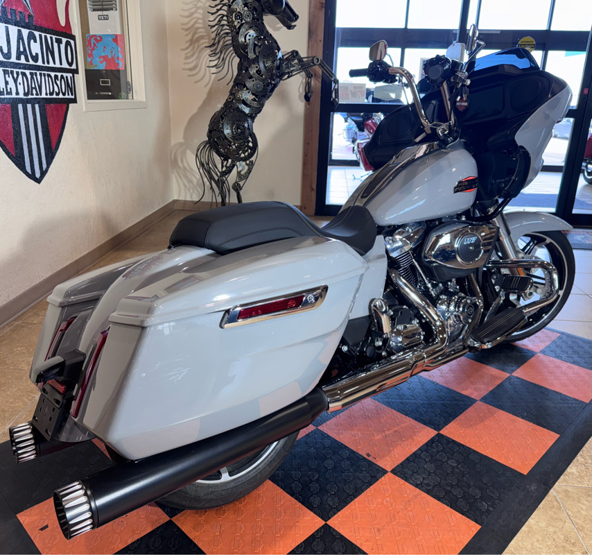 Road Glide®