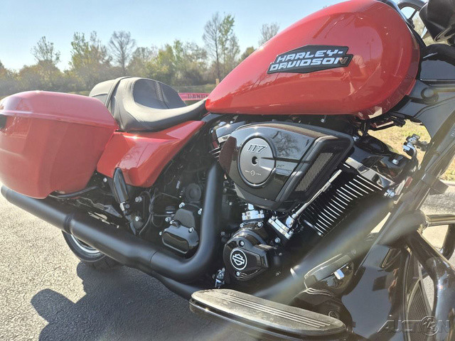 Street Glide®