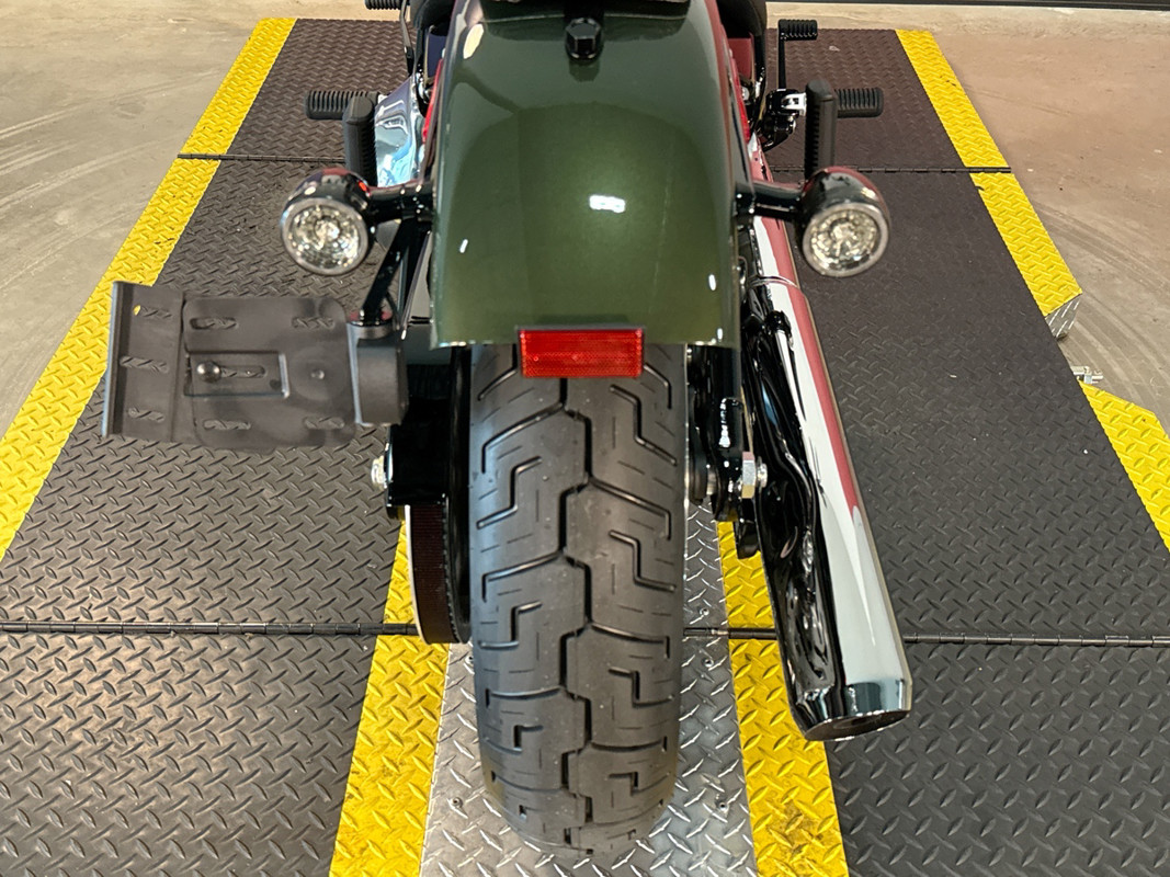 Street Bob®