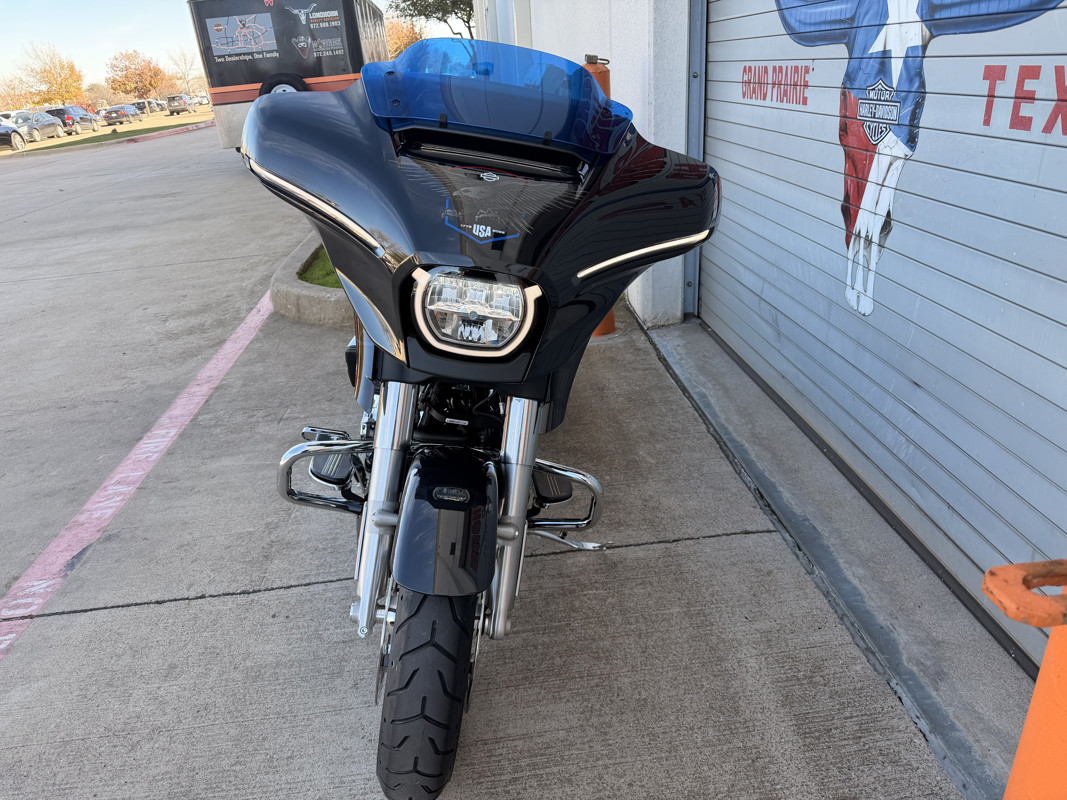 Street Glide®