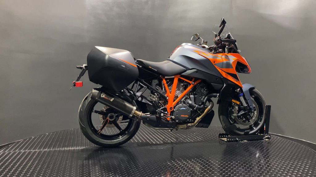 1290 Super Duke GT
