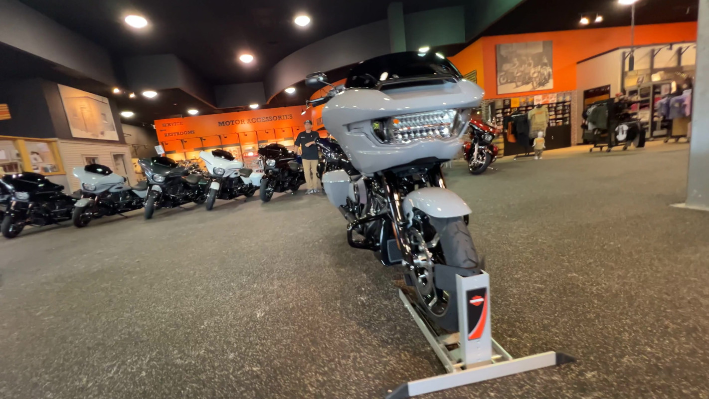 Road Glide®