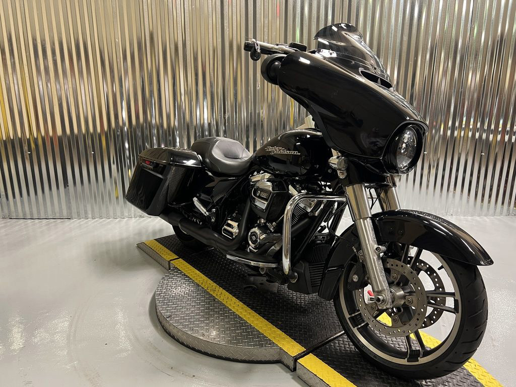 Street Glide®