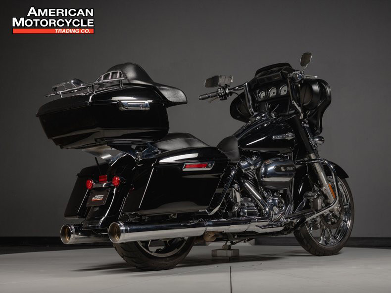 Street Glide®