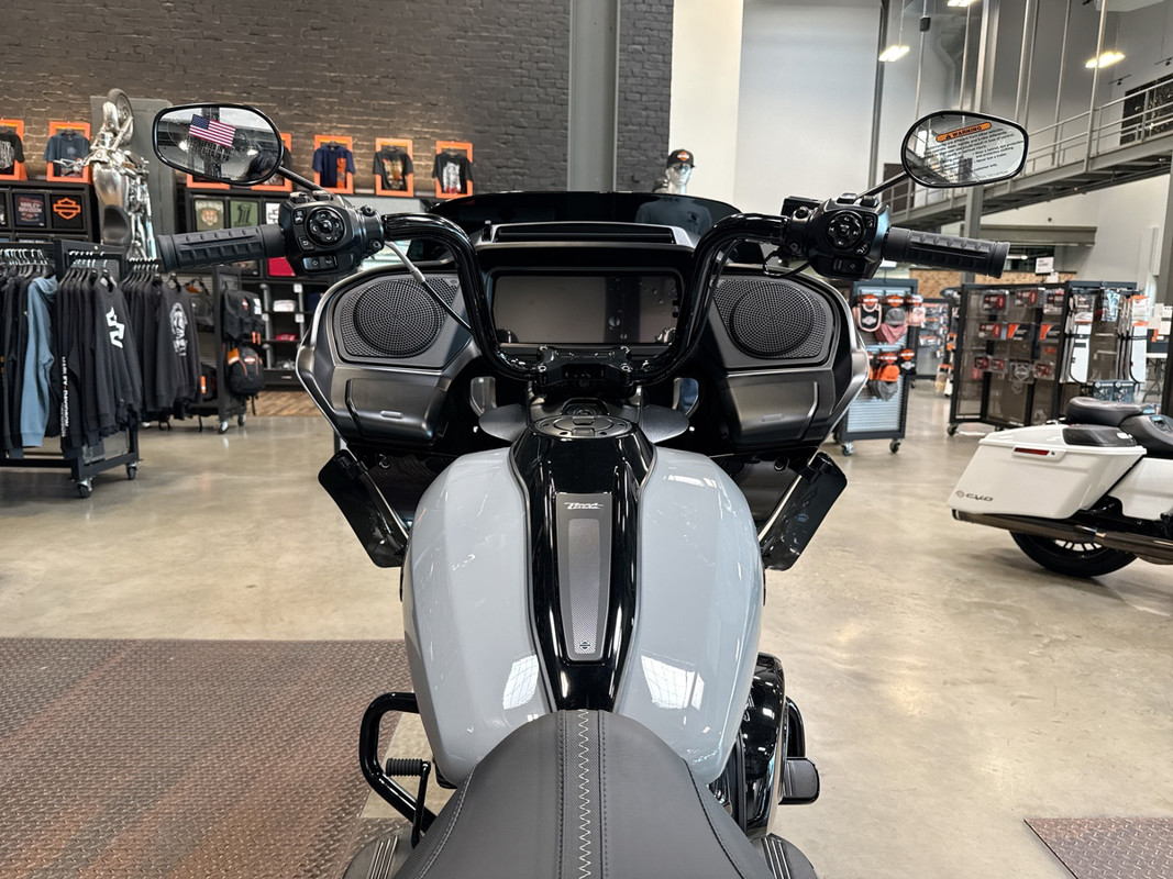Road Glide®
