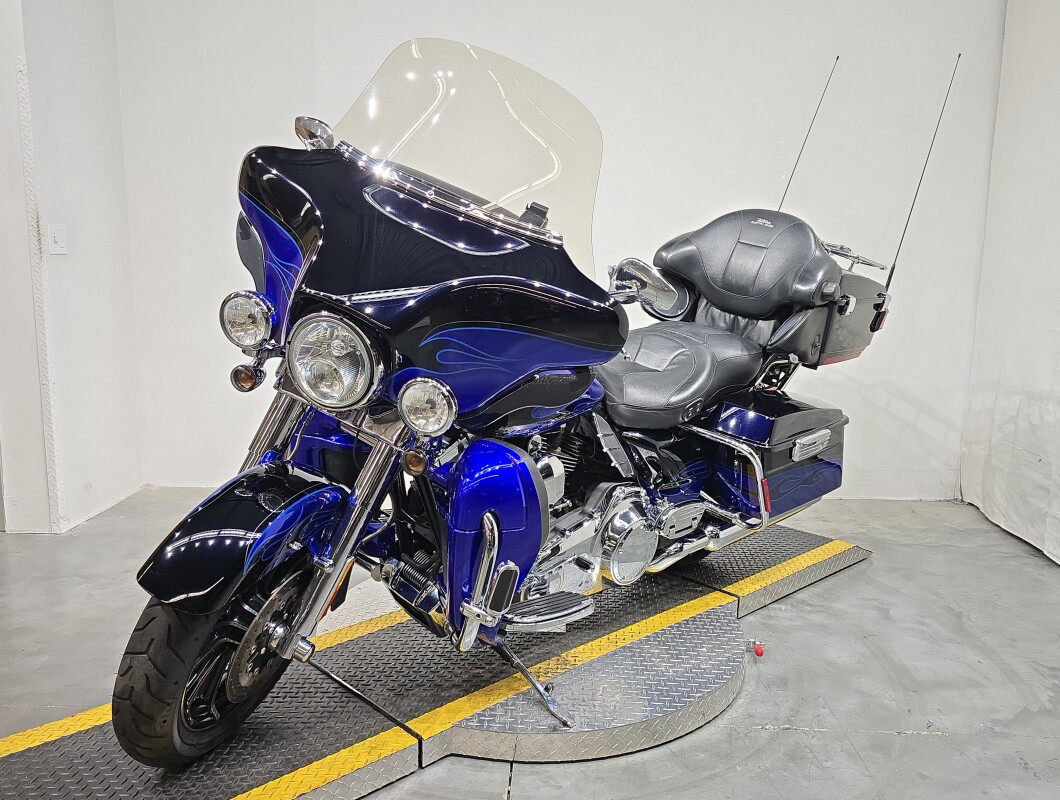 CVO® Ultra Classic Electra Glide®
