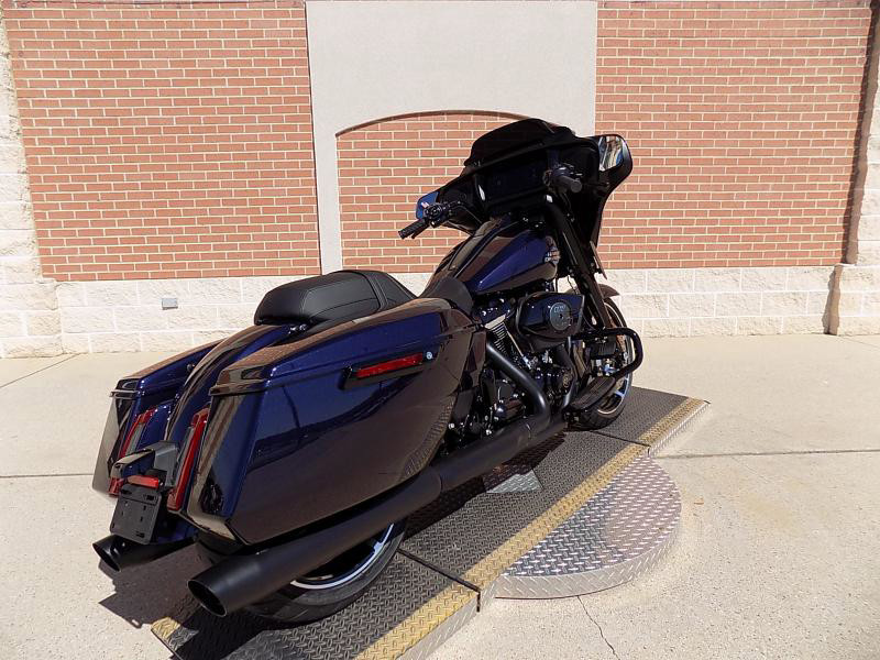Street Glide®