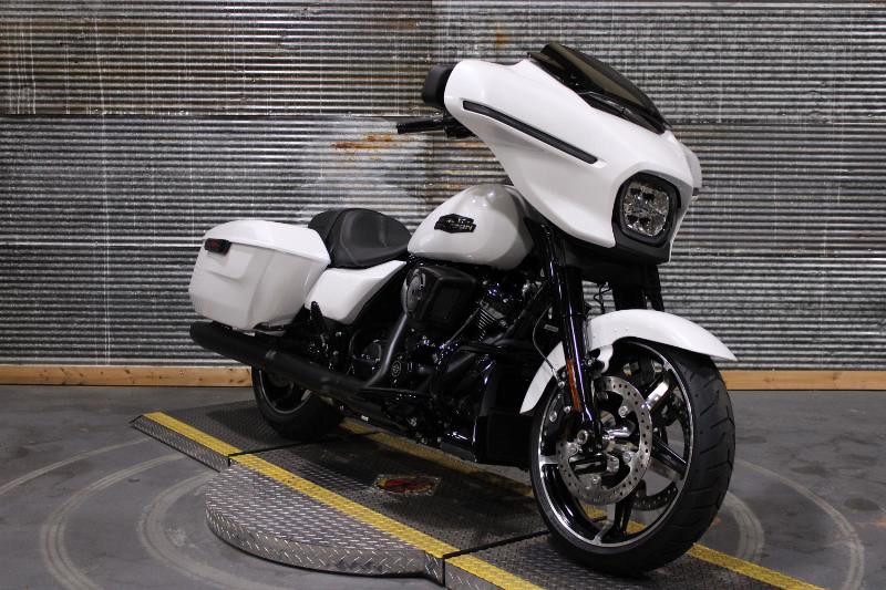 Street Glide®