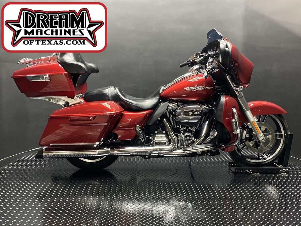 Street Glide®