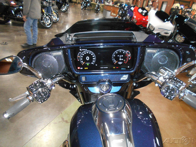 Street Glide®