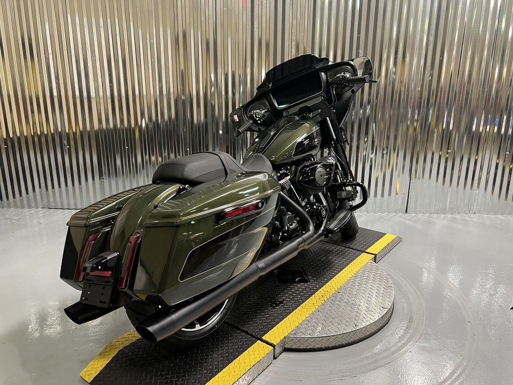 Street Glide®