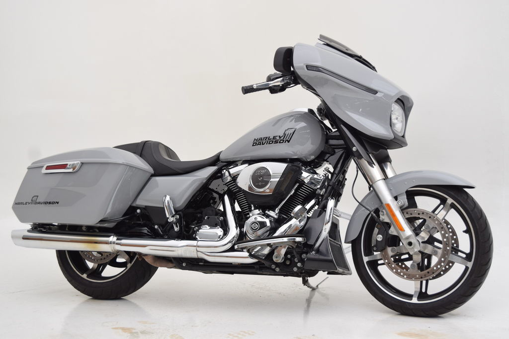 Street Glide®