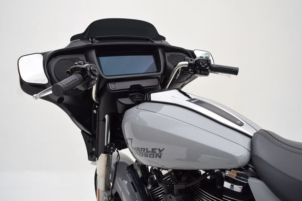 Street Glide®