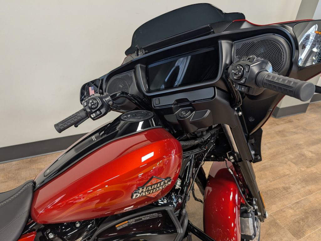 Street Glide®
