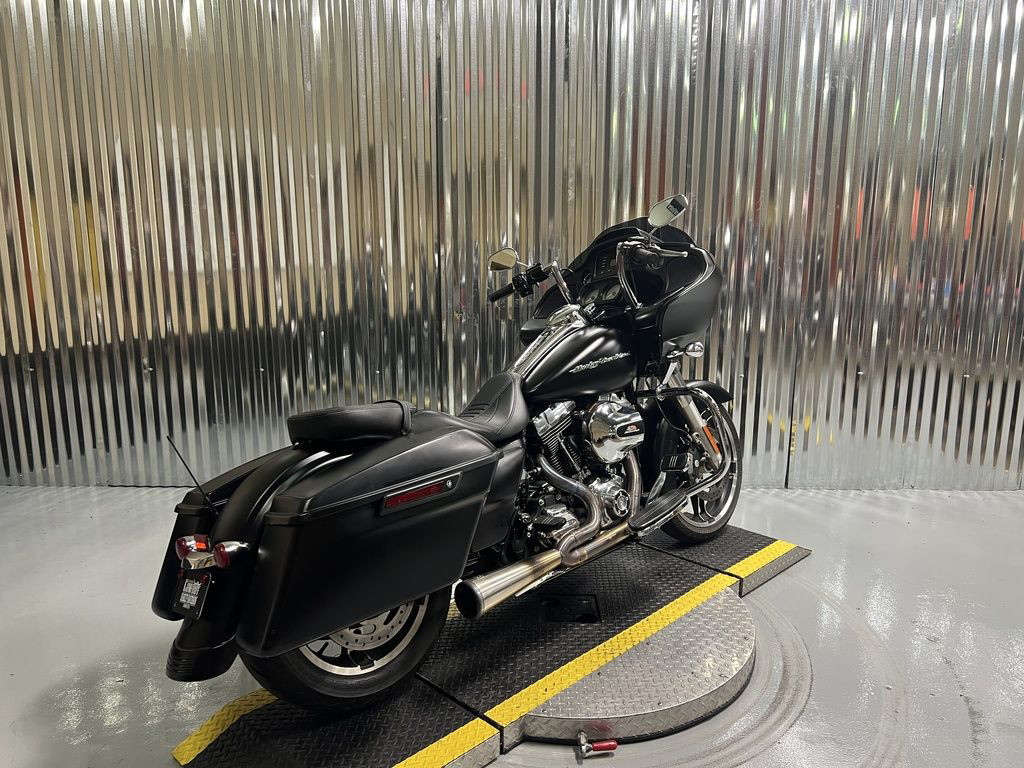 Road Glide®