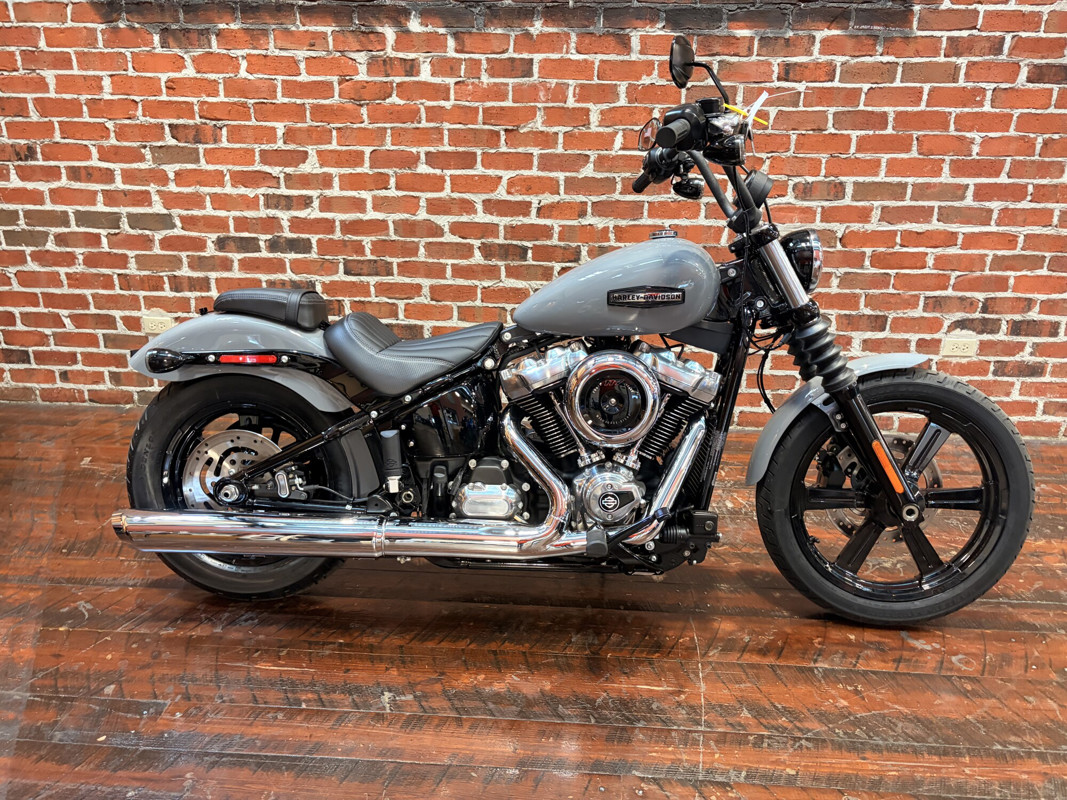 Street Bob®