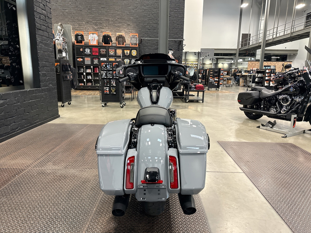 Street Glide®