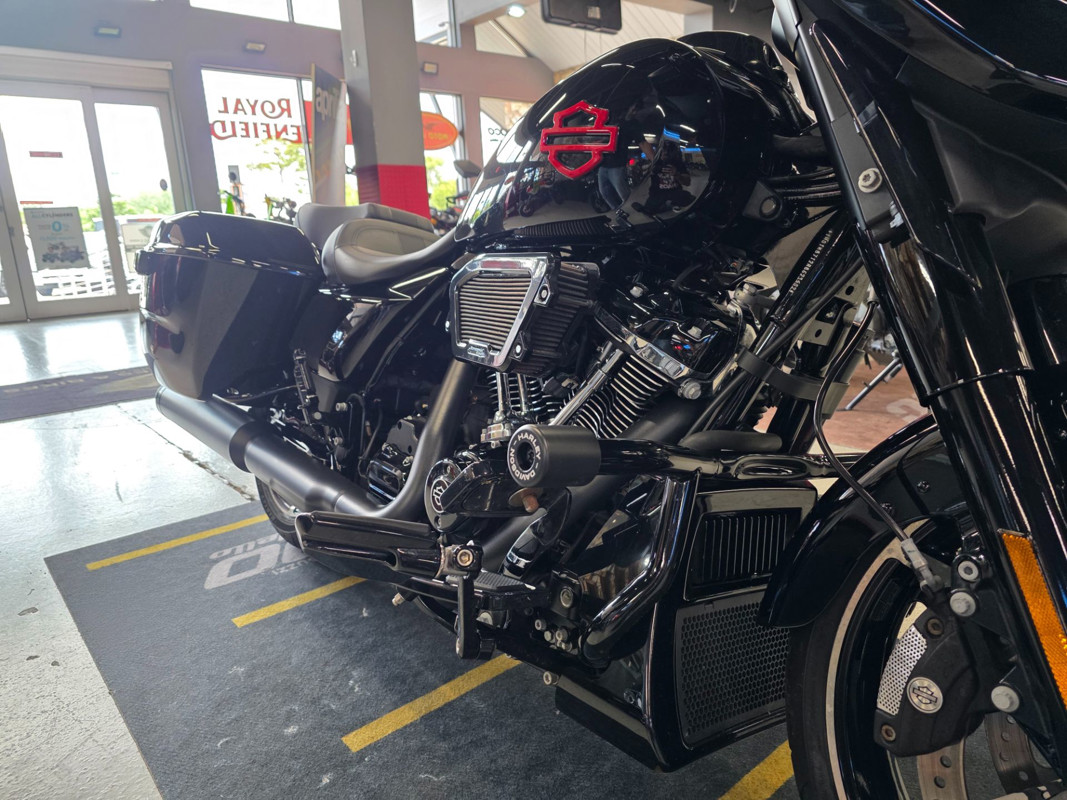 Street Glide®