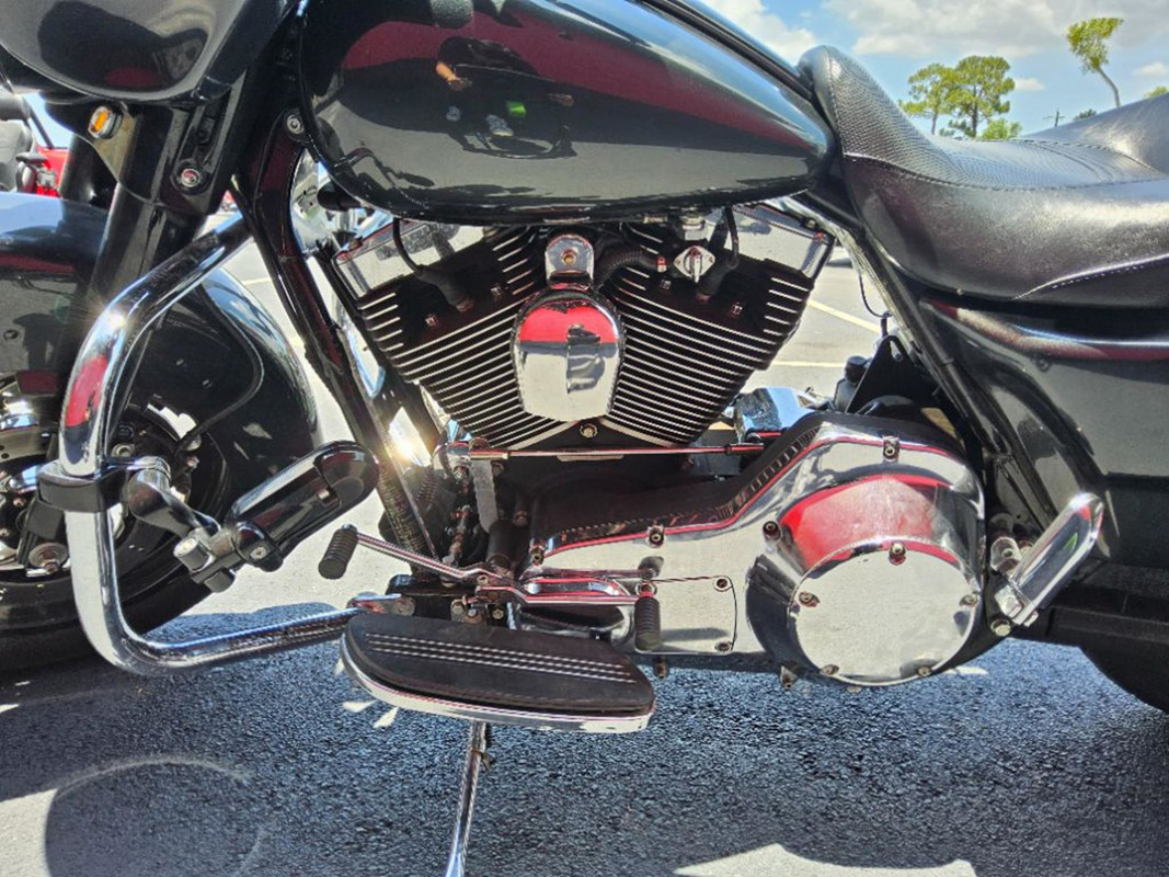 Street Glide®