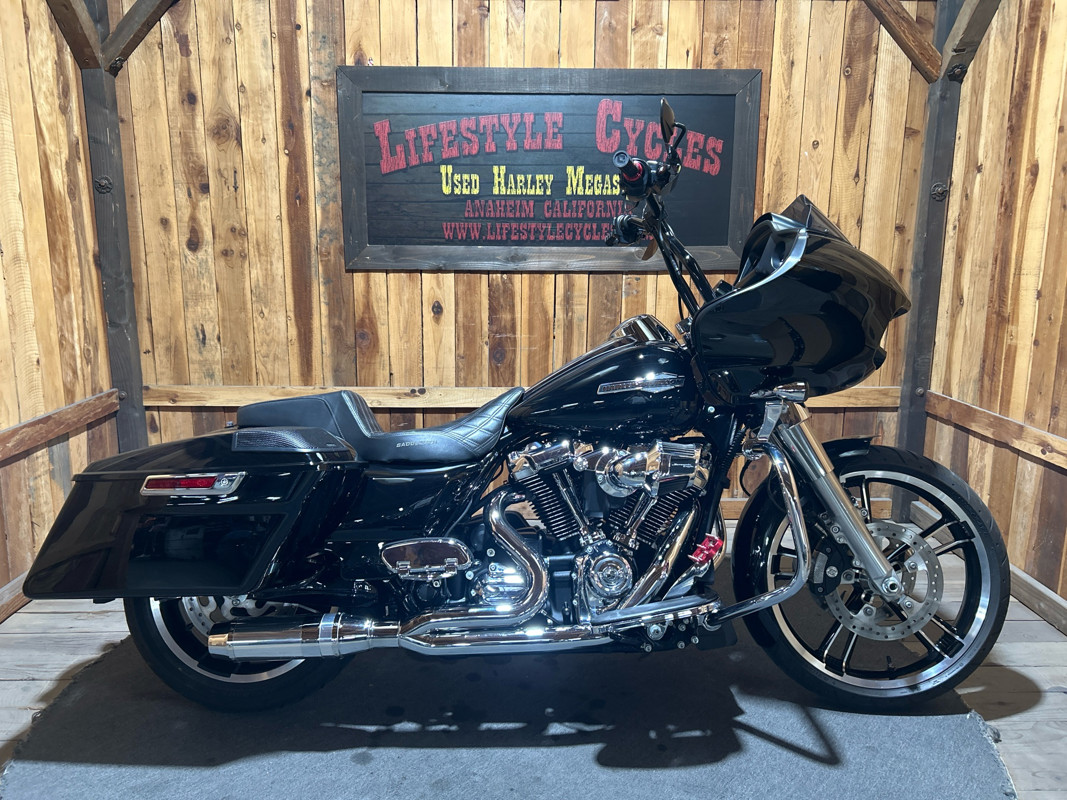 Road Glide®
