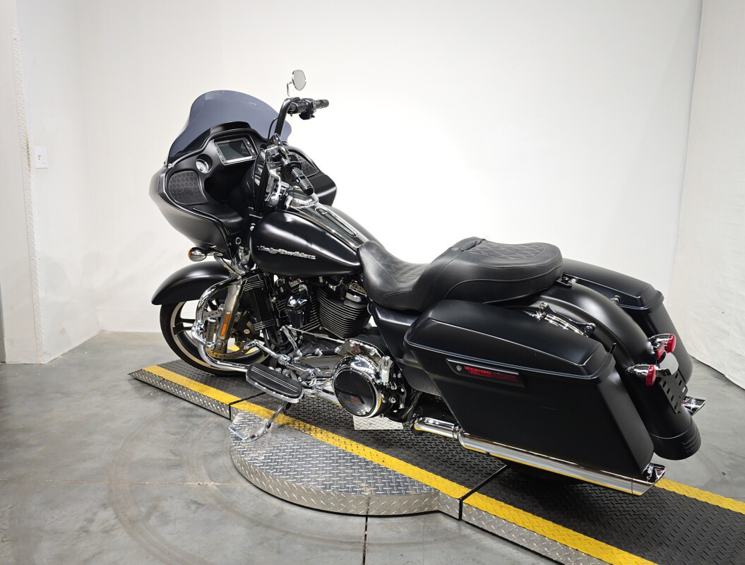 Road Glide®