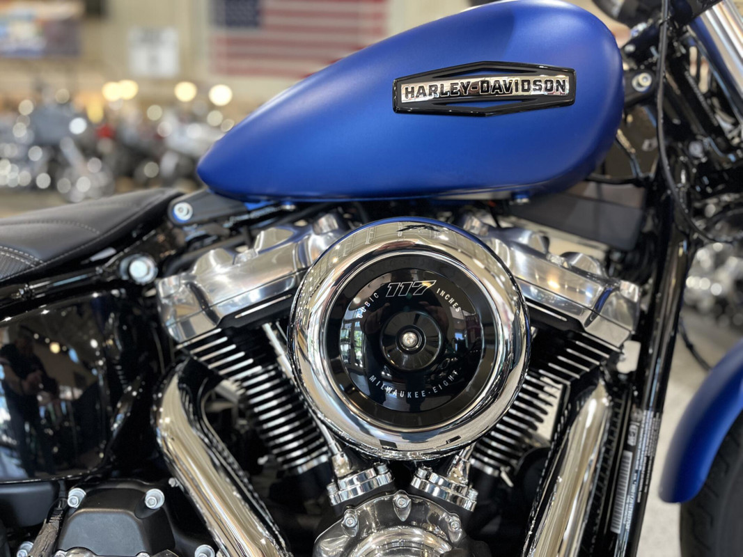 Street Bob®
