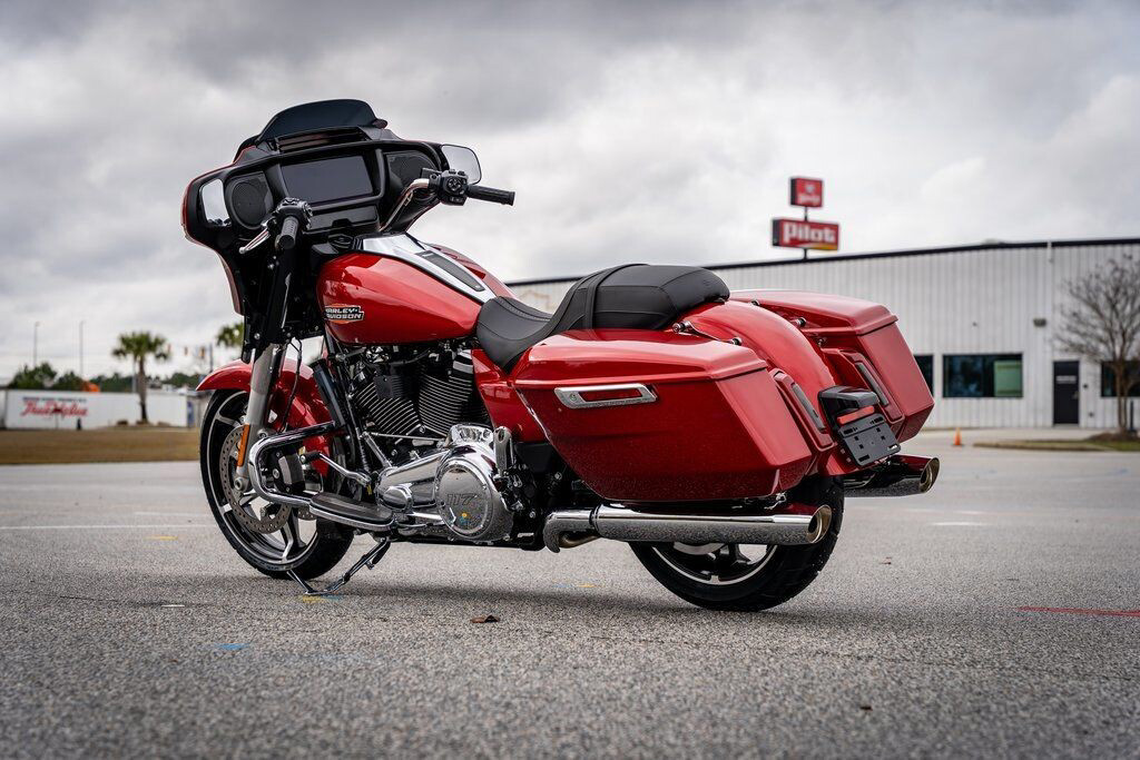 Street Glide®